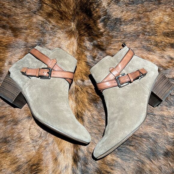 Coach Pauline Suede Bootie Size 8B.  B73 - Picture 3 of 10
